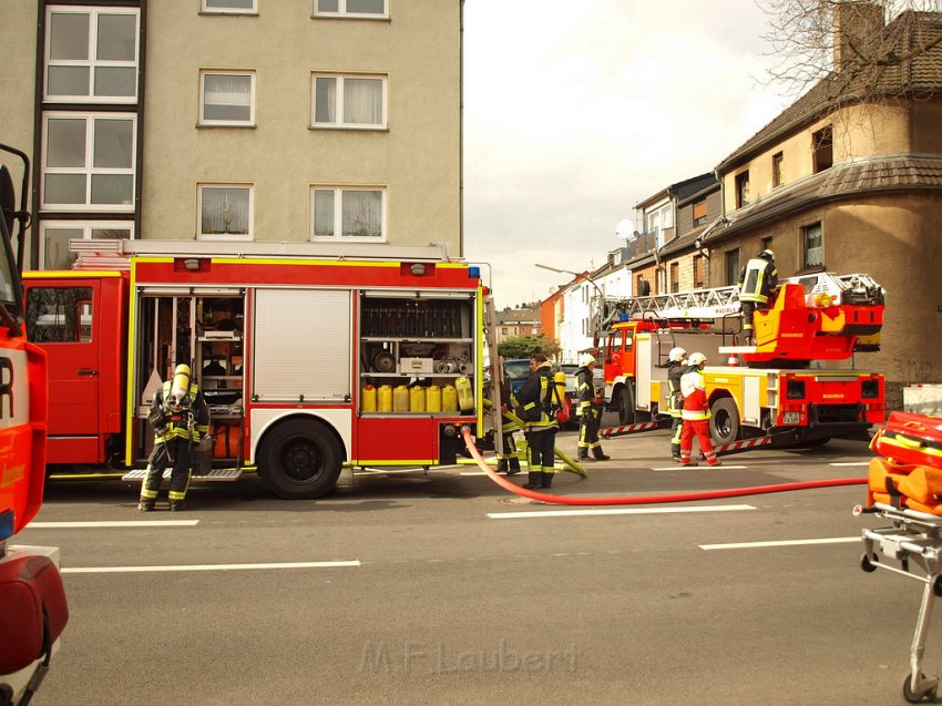 Feuer Koeln Muelheim Montanusstr Ruedesheimerstr 64.JPG